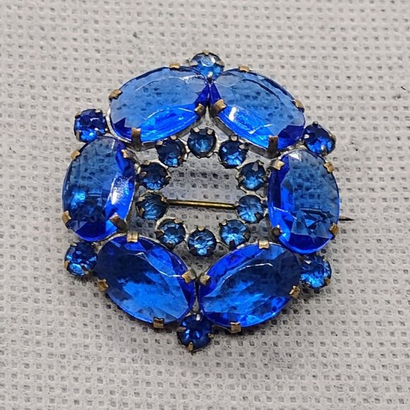 Elegant Vintage Blue Glass Rhinestone Wreath Circle Brooch 1.5" - Picture 1 of 4